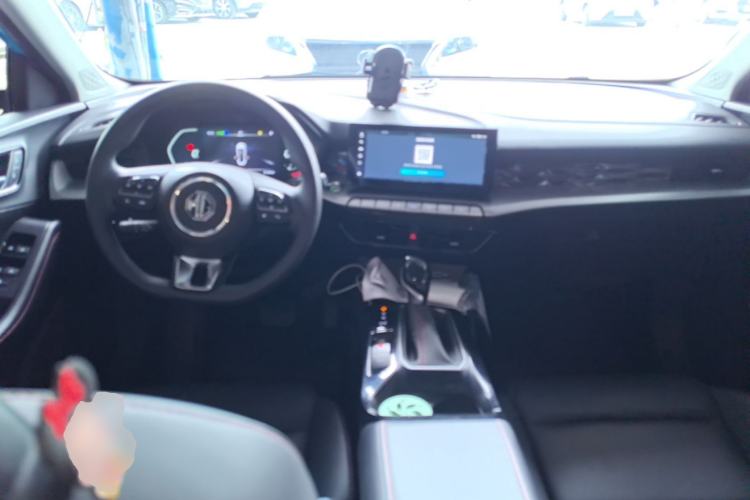 Used MG 5 2022 180 DVVT CVT Youth Luxury Edition Center Console