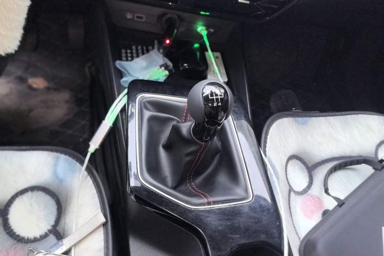 Used MG 5 2022 180 DVVT Manual Youth Luxury Edition Gear Lever