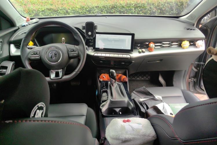 Used MG 5 2022 180 DVVT CVT Youth Flagship Edition Center Console