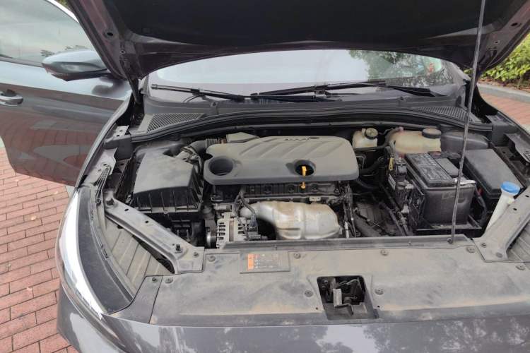 Used MG 5 2022 180 DVVT CVT Youth Flagship Edition Engine Bay Right