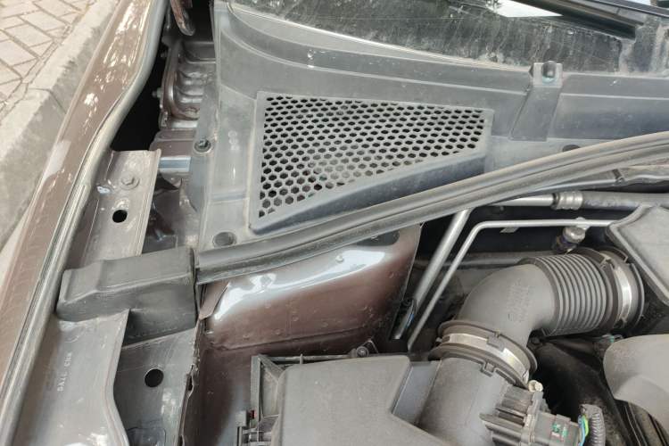 Used MG 5 2022 180 DVVT CVT Youth Luxury Edition Engine Bay Right
