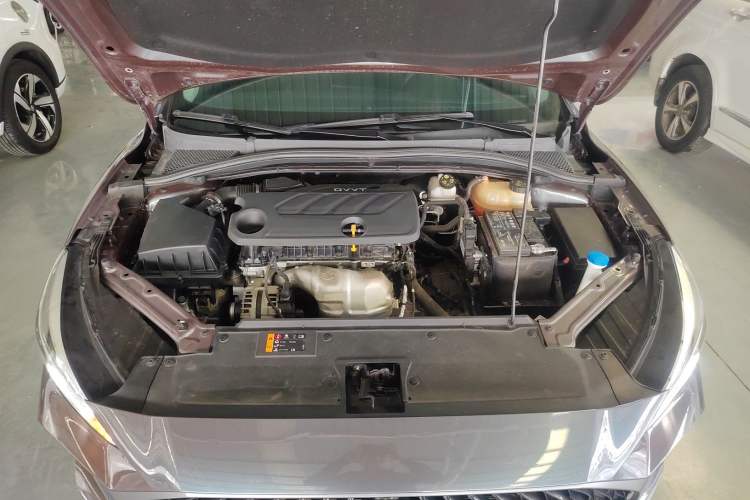 Used MG 5 2022 180 DVVT CVT Youth Flagship Edition Engine Bay