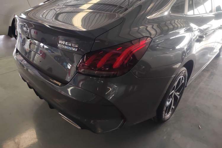 Used MG 5 2022 180 DVVT CVT Youth Flagship Edition Exterior 3
