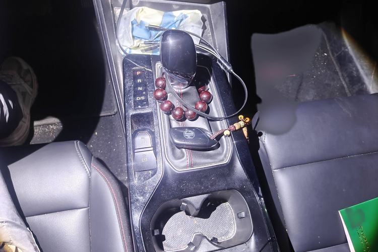 Used MG 5 2022 180 DVVT CVT Youth Luxury Edition Gear Lever