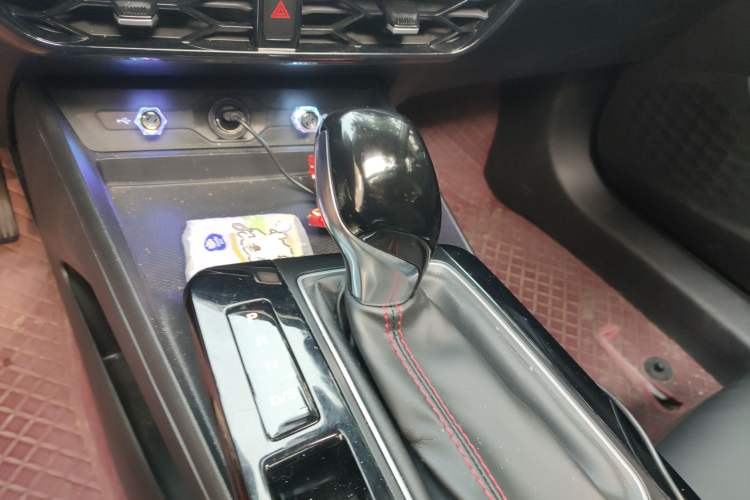 Used MG 5 2022 180 DVVT CVT Youth Luxury Edition Gear Lever