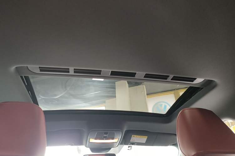 Used MG 5 2022 300TGI DCT Chao Yue Luxury Edition Headliner