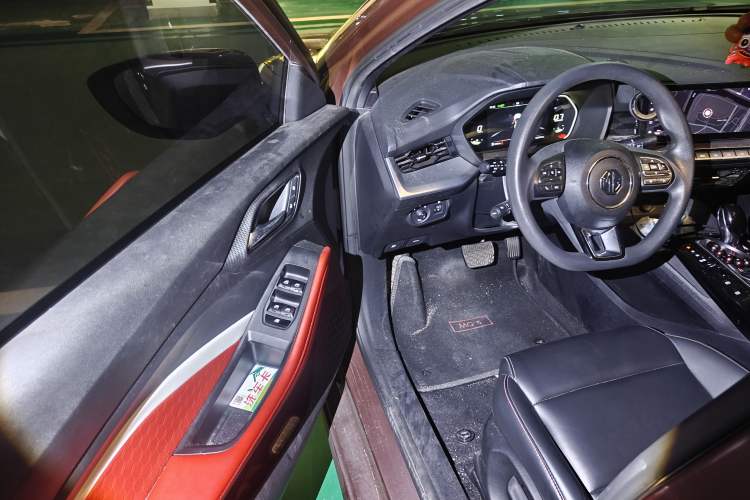 Used MG 5 2022 180 DVVT CVT Youth Luxury Edition Interior 3