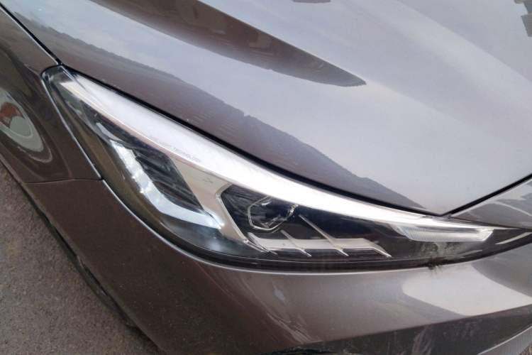 Used MG 5 2022 180 DVVT CVT Youth Luxury Edition Right Front Headlight