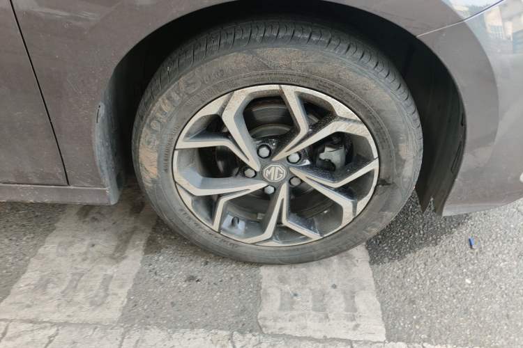Used MG 5 2022 180 DVVT CVT Youth Luxury Edition Right Front Wheel Hub