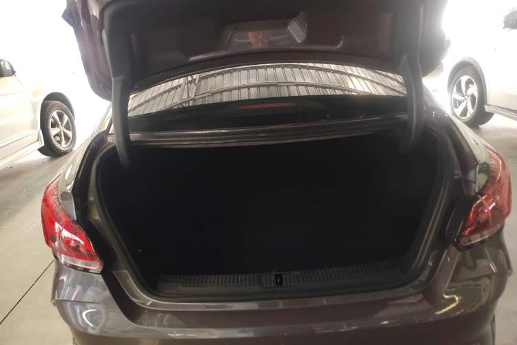 Used MG 5 2022 180 DVVT CVT Youth Flagship Edition Trunk