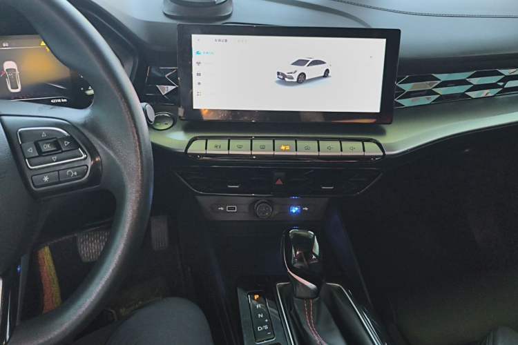 Used MG 5 2022 180 DVVT CVT Youth Luxury Edition Audio And AC Panel