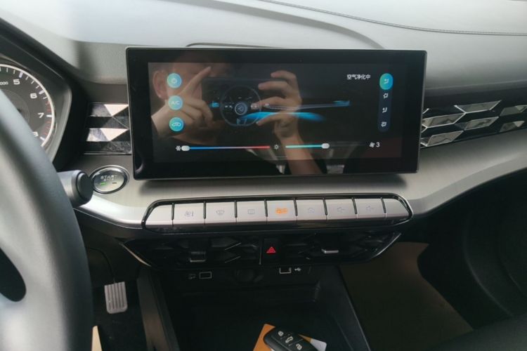 Used MG 5 2022 180 DVVT Manual Youth Style Edition Audio And AC Panel