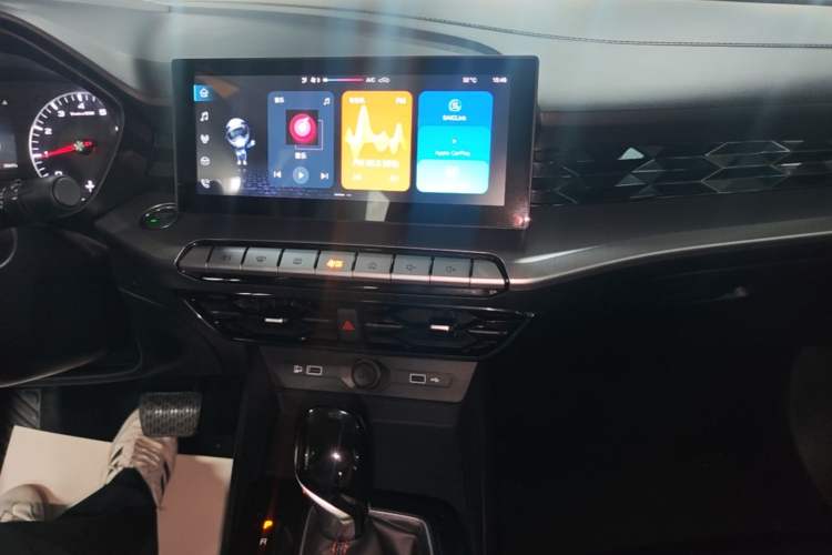 Used MG 5 2022 180 DVVT CVT Youth Luxury Edition Audio And AC Panel