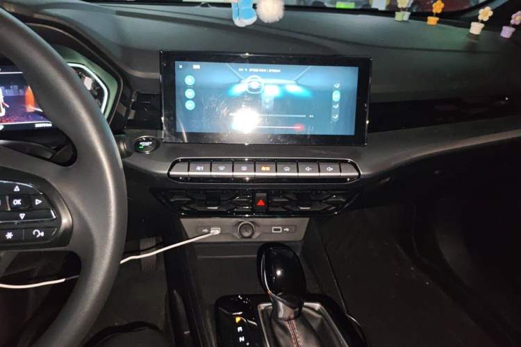 Used MG 5 2022 180 DVVT CVT Youth Luxury Edition Audio And AC Panel