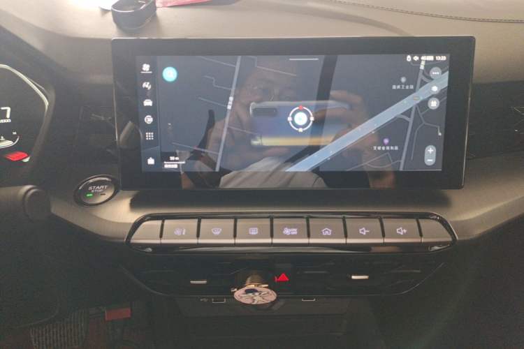 Used MG 5 2022 180 DVVT CVT Youth Flagship Edition Audio And AC Panel