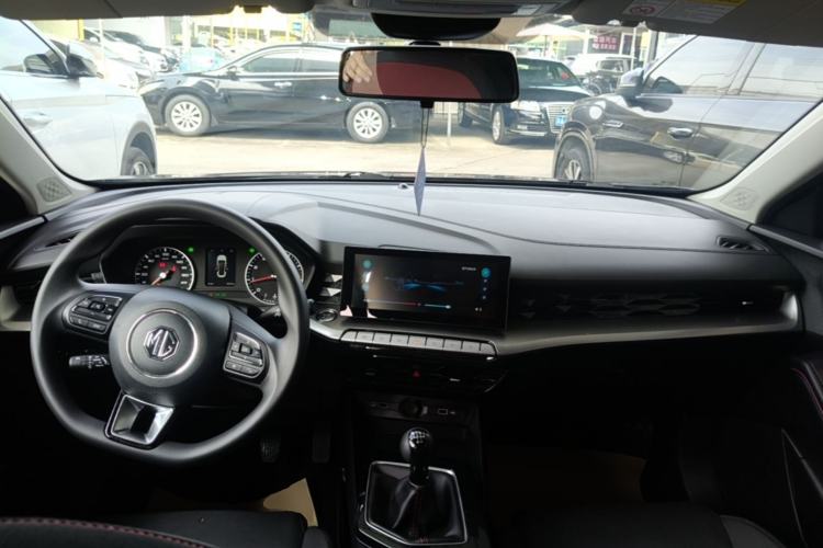 Used MG 5 2022 180 DVVT Manual Youth Style Edition Center Console
