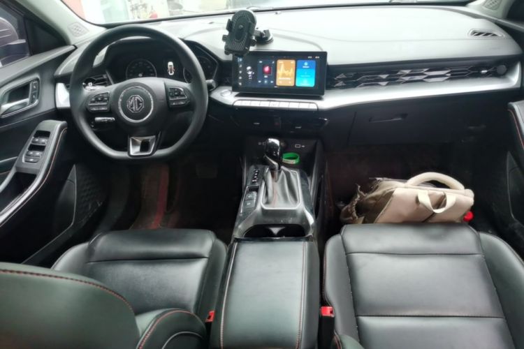 Used MG 5 2022 180 DVVT CVT Youth Style Edition Center Console