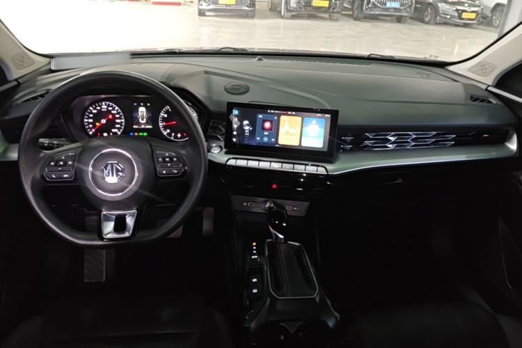 Used MG 5 2022 180 DVVT CVT Youth Style Edition Center Console