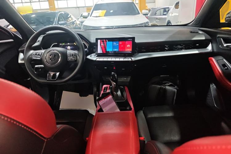 Used MG 5 2022 180 DVVT CVT Youth Luxury Edition Center Console