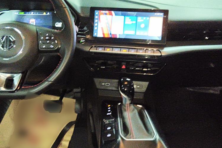Used MG 5 2022 180 DVVT CVT Youth Flagship Edition Center Console
