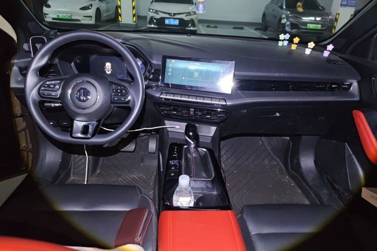 Used MG 5 2022 180 DVVT CVT Youth Luxury Edition Center Console