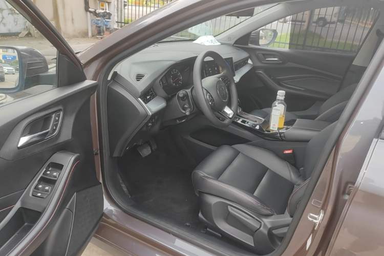 Used MG 5 2022 180 DVVT CVT Youth Luxury Edition Driver Seat
