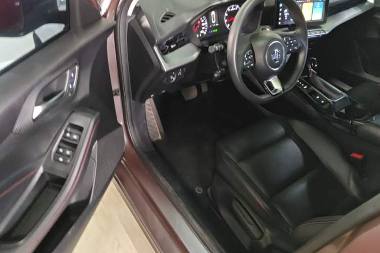 Used MG 5 2022 180 DVVT CVT Youth Style Edition Driver Seat