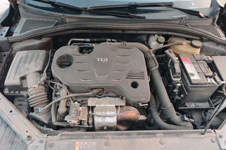Used MG 5 2022 300TGI DCT Chao Yue Luxury Edition Engine Bay