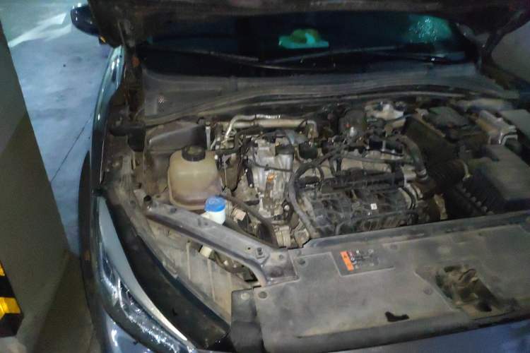 Used MG 5 2022 180 DVVT CVT Youth Luxury Edition Engine Bay Right