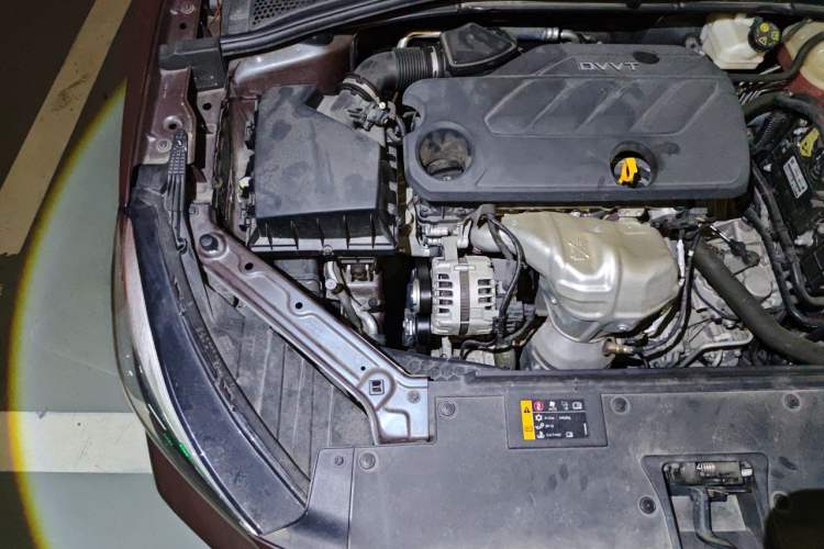 Used MG 5 2022 180 DVVT CVT Youth Luxury Edition Engine Bay Right