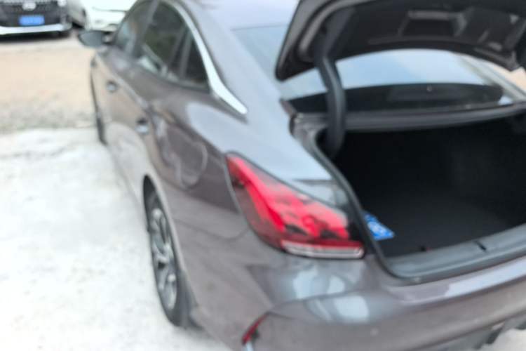 Used MG 5 2022 180 DVVT CVT Youth Luxury Edition Exterior 2