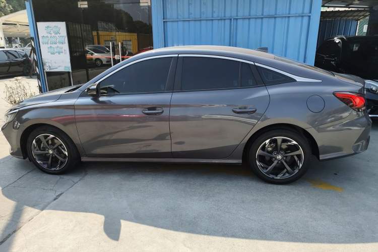 Used MG 5 2022 300TGI DCT Chao Yue Flagship Edition Exterior 3