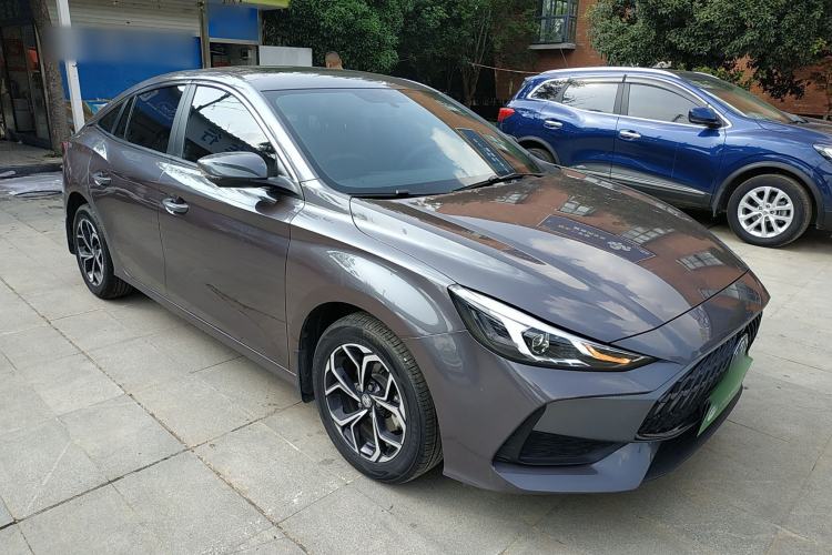 Used MG 5 2022 180 DVVT CVT Youth Luxury Edition Front Right 45 Deg