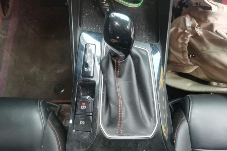 Used MG 5 2022 180 DVVT CVT Youth Style Edition Gear Lever