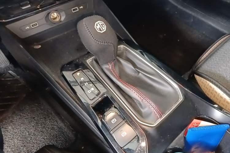 Used MG 5 2022 180 DVVT CVT Youth Luxury Edition Gear Lever