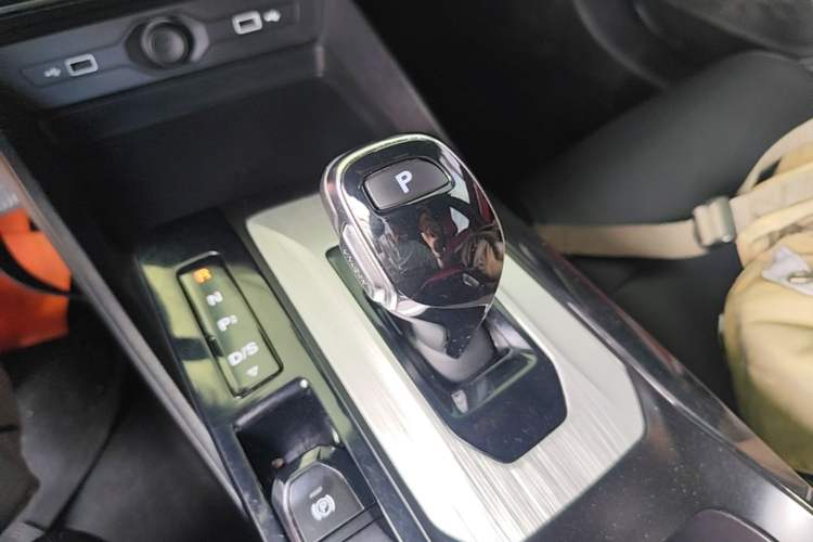 Used MG 5 2022 300TGI DCT Chao Yue Flagship Edition Gear Lever