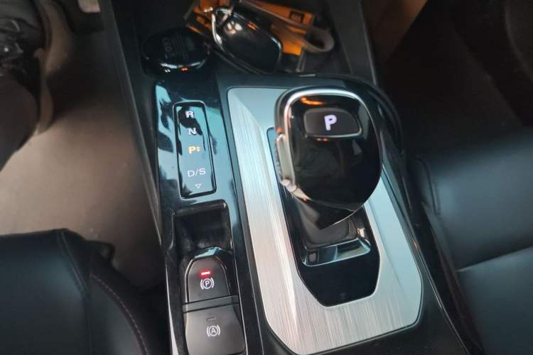 Used MG 5 2022 300TGI DCT Chao Yue Luxury Edition Gear Lever