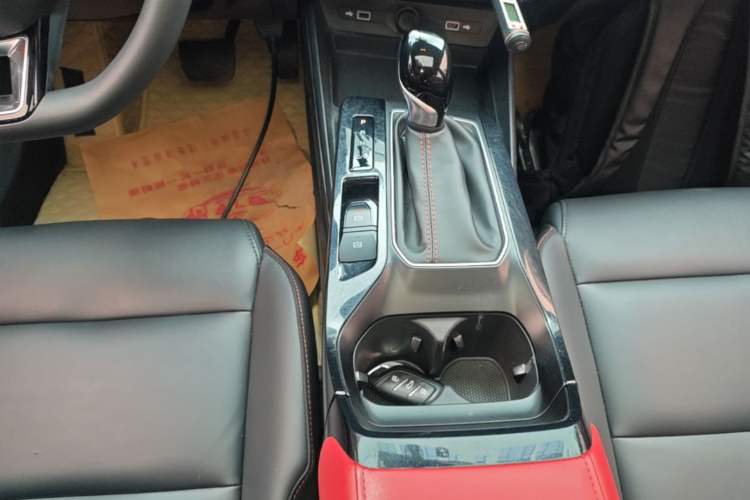 Used MG 5 2022 180 DVVT CVT Youth Luxury Edition Gear Lever