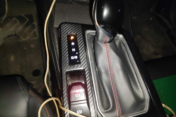 Used MG 5 2022 180 DVVT CVT Youth Luxury Edition Gear Lever
