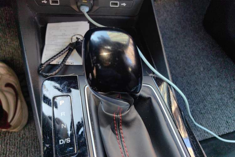 Used MG 5 2022 180 DVVT CVT Youth Luxury Edition Gear Lever