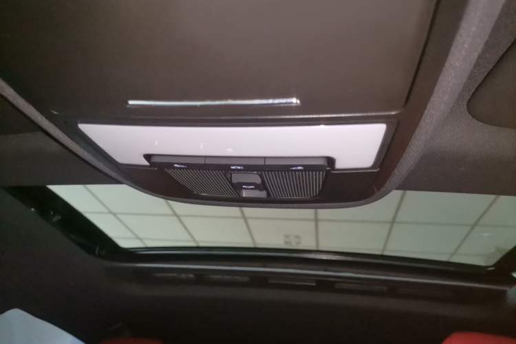 Used MG 5 2022 300TGI DCT Chao Yue Luxury Edition Headliner