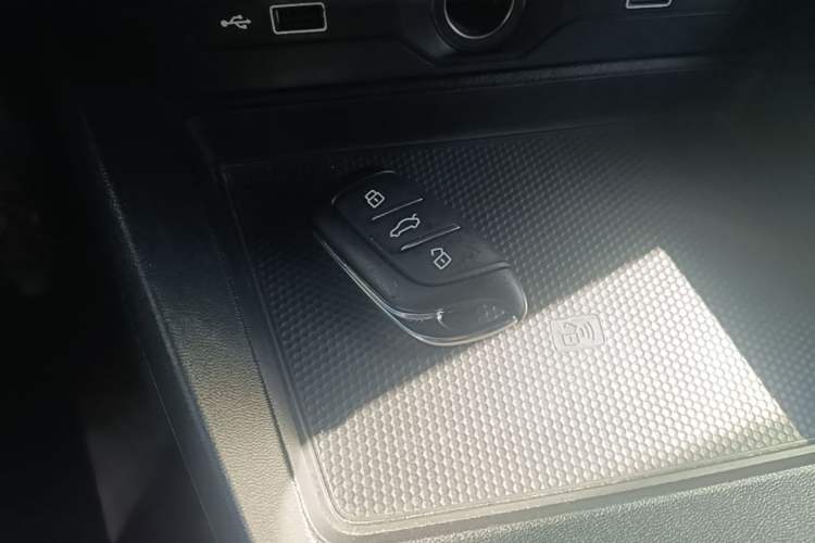 Used MG 5 2022 180 DVVT CVT Youth Luxury Edition Interior 1