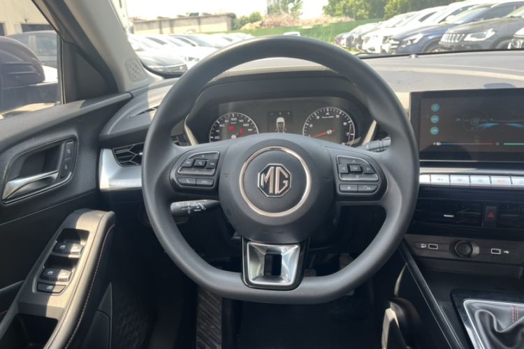 Used MG 5 2022 180 DVVT Manual Youth Style Edition Interior 2