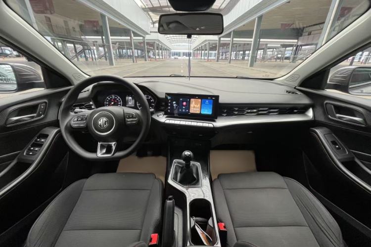 Used MG 5 2022 180 DVVT Manual Youth Style Edition Interior 3