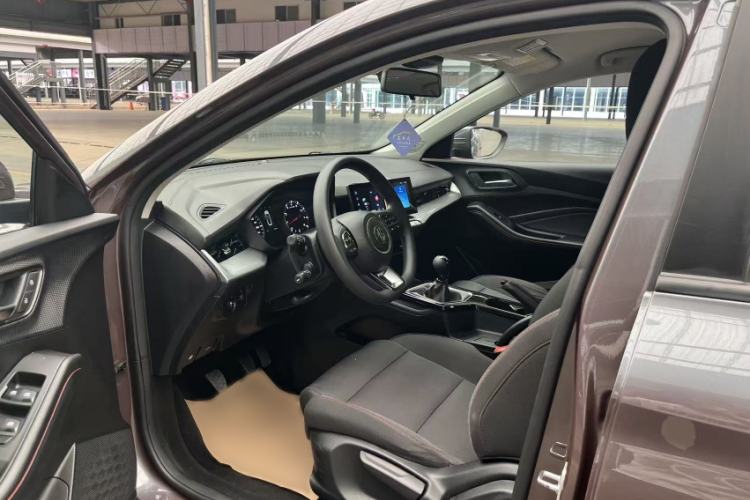Used MG 5 2022 180 DVVT Manual Youth Style Edition Interior 4