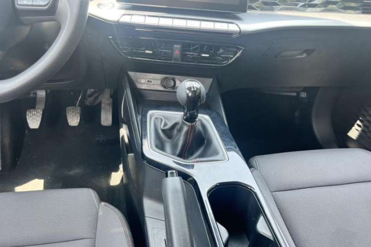 Used MG 5 2022 180 DVVT Manual Youth Style Edition Interior 4