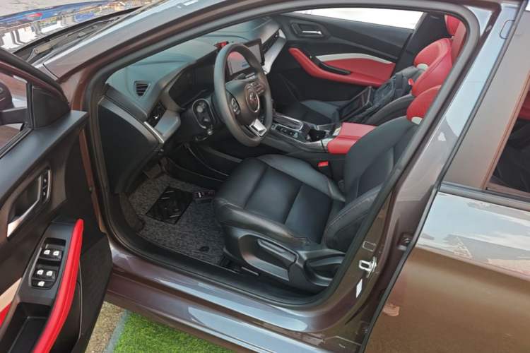 Used MG 5 2022 180 DVVT CVT Youth Luxury Edition Left Front Seat