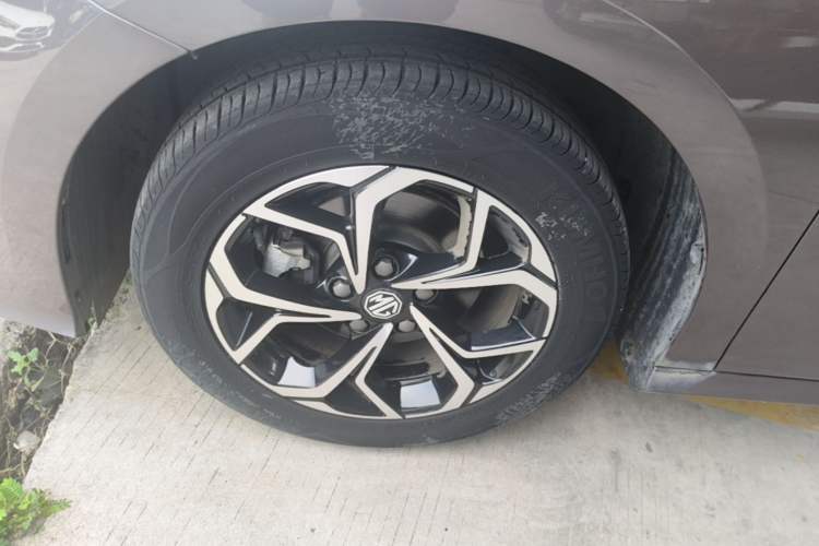 Used MG 5 2022 180 DVVT CVT Youth Style Edition Left Front Wheel Hub