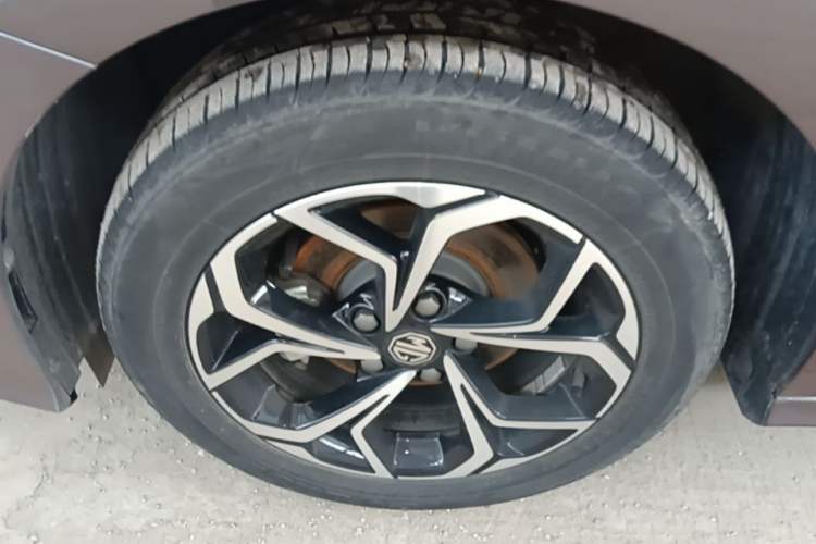 Used MG 5 2022 180 DVVT CVT Youth Luxury Edition Left Front Wheel Hub