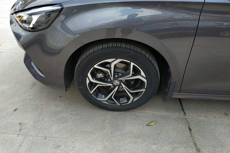 Used MG 5 2022 180 DVVT CVT Youth Luxury Edition Left Front Wheel Hub